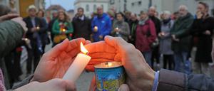 Lichterkette an der jüdischen Gemeinde Potsdam zum Gedenken an die Opfer des Anschlages auf die jüdische Synagoge in Halle.