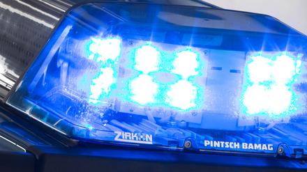 Die Polizei hat den gestohlenen Rollator vor dem Friedhof gefunden.