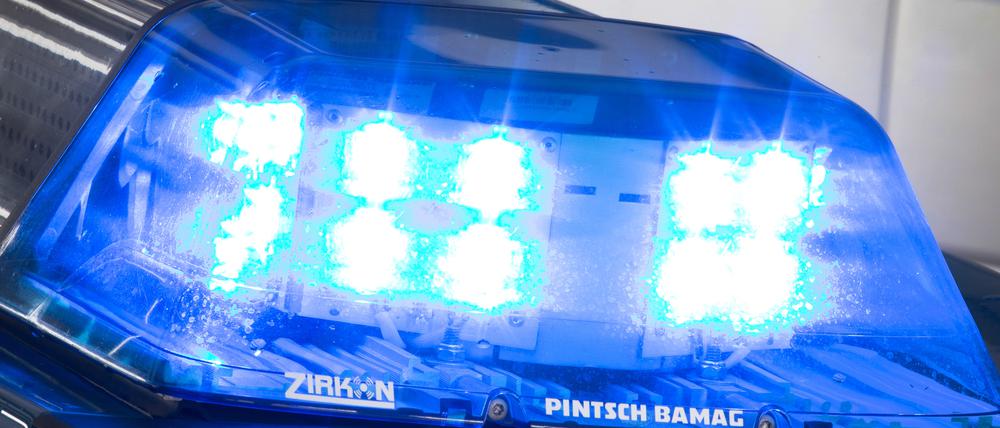 Die Polizei hat den gestohlenen Rollator vor dem Friedhof gefunden.