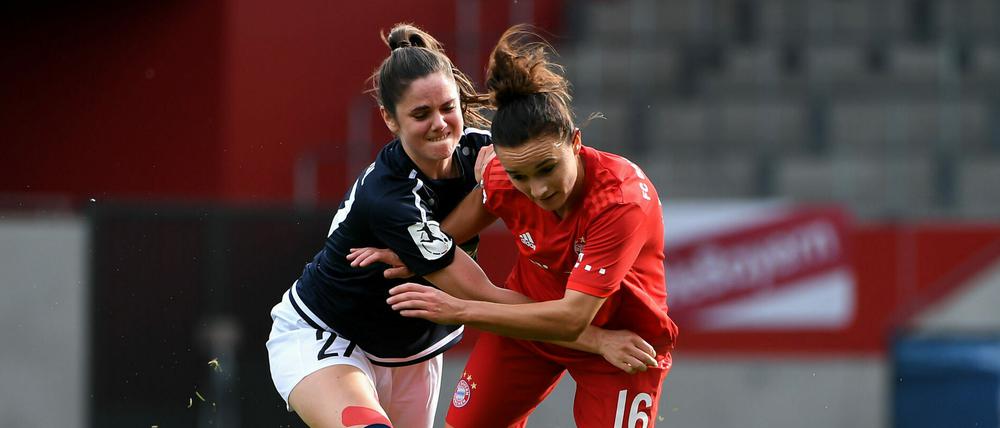 Sie kämpfen, aber siegen nicht. Turbine-Kapitänin Sarah Zadrazil (l.) verlor zuletzt gegen Lina Magulls FC Bayern München. 