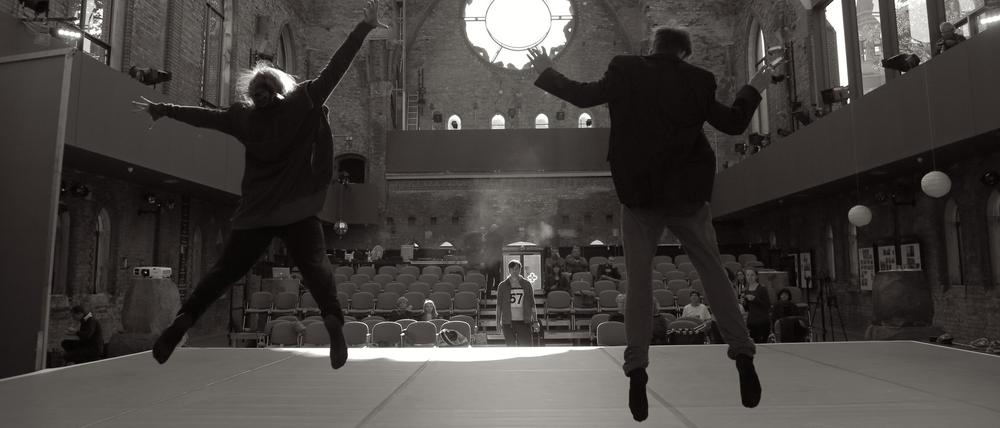 Freudesprünge bei der Probe.