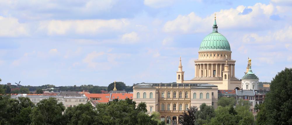 Heute findet in der Nikolaikirche in Potsdam ein Familiengottesdienst statt, bei dem Pädagoginnen und Pädagogen für ihre Arbeit gedankt und die Politik ins Gebet genommen werden soll.