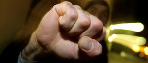 Bei tätlichen Übergriffen wurden am Wochenende in Potsdam drei Personen verletzt.