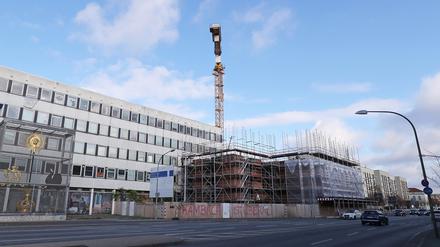 Der Turm der Garnisonkirche wächst in die Höhe. Aufgenommen am 29. Oktober 2019.