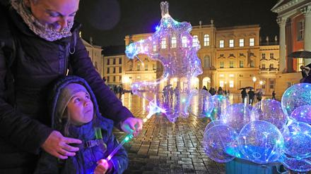 Auf dem Alten Markt waren nicht nur die Kinder fasziniert.