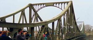 Das Hans Otto Theater und die Bürgerbühne lassen ihre Zuschauer am 9. November eine künstlerische Teilung erfahren.