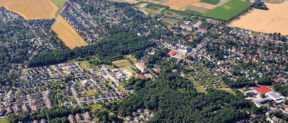 Die fast rechteckige Ackerfläche an der Sputendorfer Straße (o.l.) soll bebaut werden.