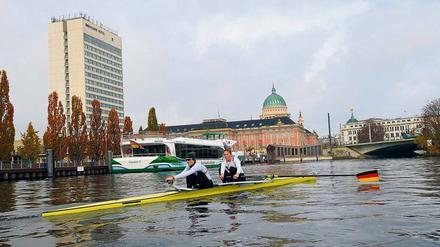 Von der Havel nach Tokio und Paris. Die Riemen-Frauen wie Melanie Göldner (l.) und Alyssa Meyer haben Olympia im Blick. 