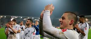 Matchwinner. Doppeltorschütze Bogdan Rangelov wurde besonders gefeiert.