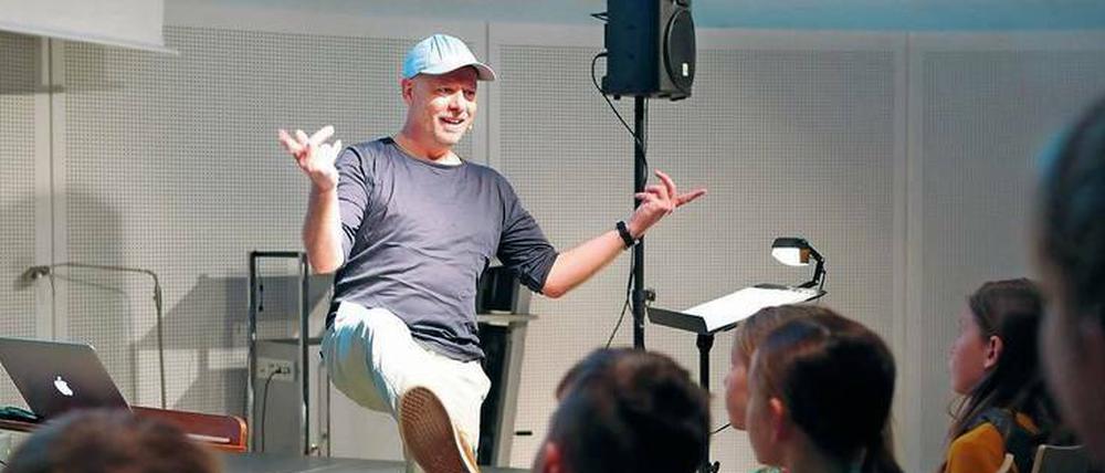 Andreas Hüging während der Lesung in Potsdam.