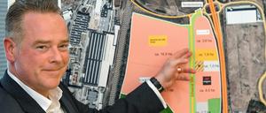 Sascha Kelterborn, Senior Vice President der Firma Microvast, zeigt auf einer Pressekonferenz im Rathaus das neue Grundstück des US-Unternehmens Microvast.