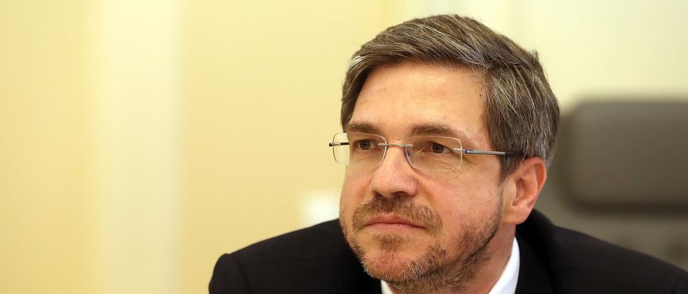 Oberbürgermeister Mike Schubert will heute mit seinen Sangeskünsten überzeugen.