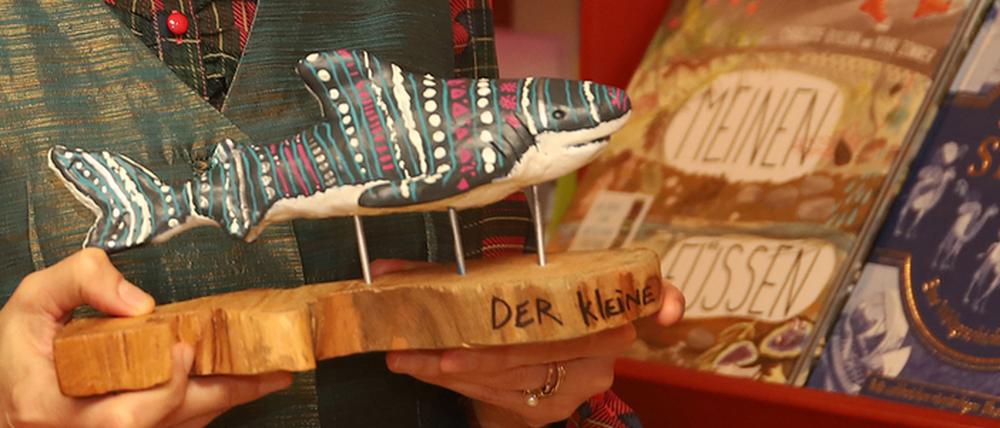 "Der Kleine Hei" - der Potsdamer Literaturpreis wird jedes Jahr von Carsten Wist verliehen. Im vergangen Jahr ging der Preis an Maria Cecilia Barbetta mit ihrem Roman "Nachtleuchten".