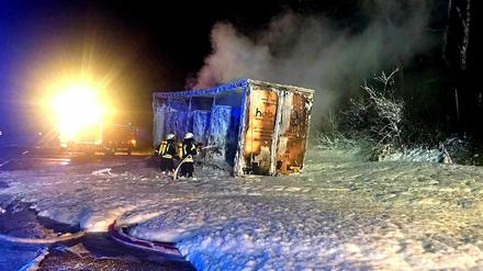 Seit dem frühen Montagabend war die Autobahn 9 in Richtung Leipzig bei Niemegk (Potsdam-Mittelmark) komplett gesperrt.
