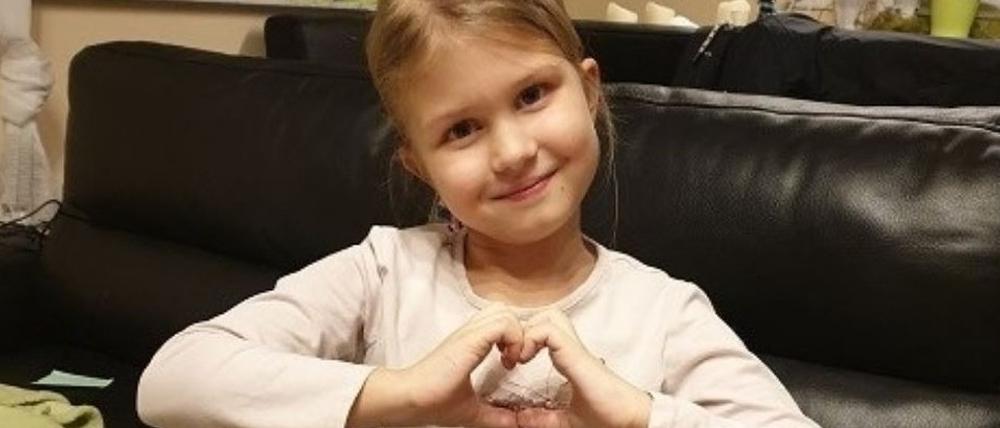 Die siebenjährige Pia aus Potsdam leidet an Krebs.