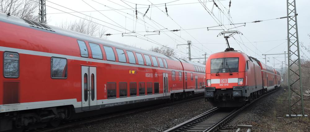 Der RE1 ist bald mit bis zu acht Wagen unterwegs.