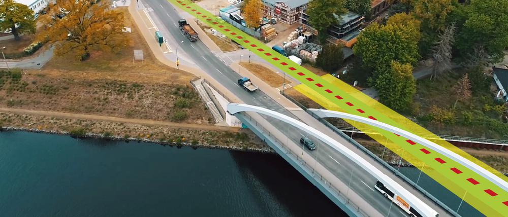 Engstelle. Die Bahntrasse auf der Insel Neu Fahrland liegt neben dort jüngst errichteten Gebäuden. Auch die Bundesstraße dort muss angepasst werden.Grafiken: Verkehrsbetrieb Potsdam