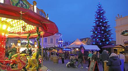 Der Potsdamer Weihnachtsmarkt „Blauer Lichterglanz“.