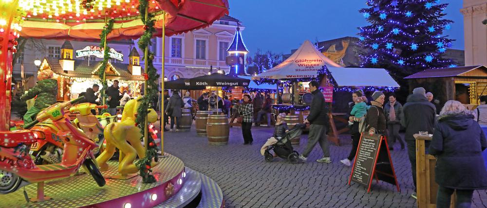 Der Potsdamer Weihnachtsmarkt „Blauer Lichterglanz“.