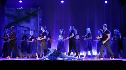 "Peter, Marie und die verlorenen Kinder" heißt das Tanztheater, das sich der AWO Bezirksverband Potsdam e.V. zum diesjährigen 100. Geburtstag der Arbeiterwohlfahrt schenkt.