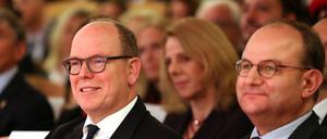 Fürst Albert II. von Monaco zusammen mit Ottmar Edenhofer (rechts, Potsdamer Institut für Klimafolgenforschung) am Mittwoch bei einem Symposium am Hasso-Plattner-Institut in Potsdam.