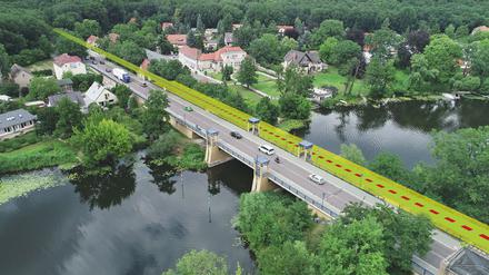 Problempunkt. Die Trasse führt auch nahe der Villa Adlon entlang. Die dortige Straße Am Lehnitzsee wird gesperrt, Anwohner müssen künftig den Heinrich-Heine-Weg nutzen.