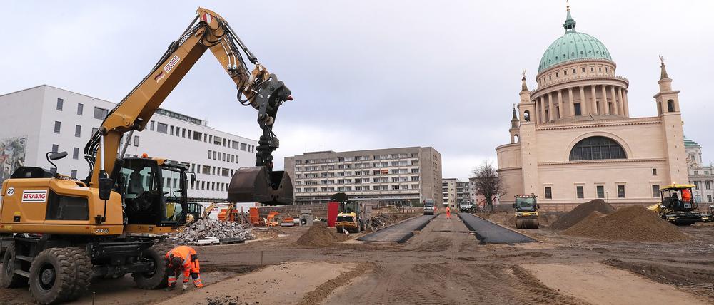 Auf dem künftigen Verlauf der künftigen Erika-Wolf- Straße wurde eine Baustraße eingerichtet.