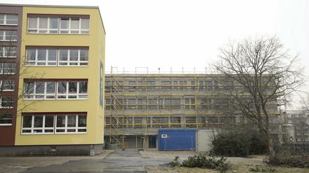 Auf dem Grundstück der Coubertin-Schule entstand die neue Montessori-Gesamtschule (Foto aus dem März 2018).