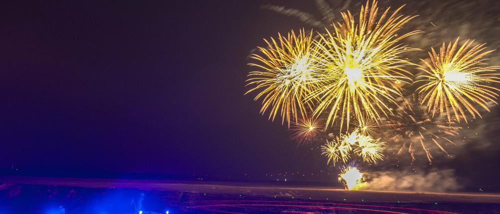 Im April wurde der Ostsee in Cottbus geflutet. Das wurde mit Feuerwerk gefeiert.