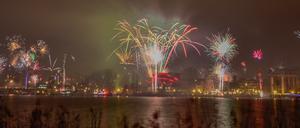 Silvesternacht 2018/ 2019 in Potsdam. Blick auf das Hans Otto Theater in der Schiffbauergasse.
