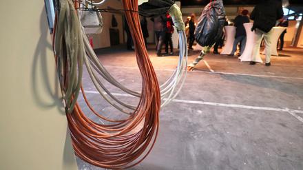 Viel zu tun. Noch gibt es nur Kabel und nackte Wände in den Räumen.