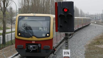 Die S7 am Potsdamer Hauptbahnhof.