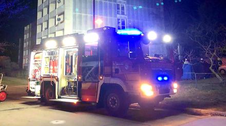 Bei einem Brand in Werder (Havel) sind vier Bewohner leicht verletzt worden.