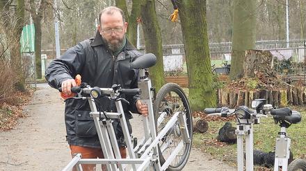 Ehrenamtliches Schrauben für die Verkehrswende. Erich Benesch baut Lastenräder in Babelsberg.