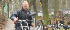 Ehrenamtliches Schrauben für die Verkehrswende. Erich Benesch baut Lastenräder in Babelsberg. 