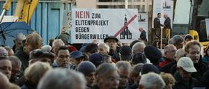 Demonstration beim Baustart für den Wiederaufbau des Garnisonkirchenturm im Herbst 2017.