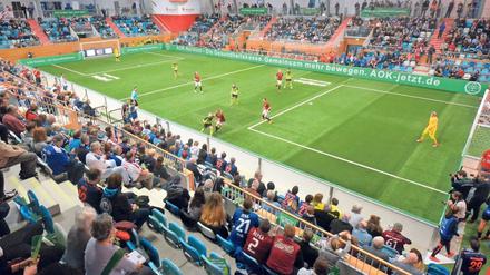 Aufgrund der Nähe zueinander ist der Turbine-Hallencup für Zuschauer und Spielerinnen gleichermaßen ein besonderes Erlebnis.