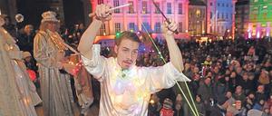 Strahlendes Potsdam. Bereits im vergangenen Jahr verzauberten die Lichtinstallationen und Shows von „Unterwegs im Licht“ die Gäste der Open-Air-Aktion. 2020 organisiert ein Dresdner Architekturunternehmen die Beleuchtung der Gebäude.