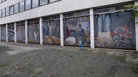 Das Mosaik des Künstlers Fritz Eisel am Rechenzentrum.