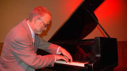 Milan Šamko, Pianist, (1946-2019)