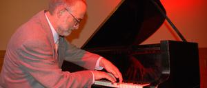 Milan Šamko, Pianist, (1946-2019)