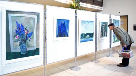 Die Ausstellung ist im Rathaus, Adolf-Grimme-Ring 10, an Werktagen von 8 bis 18 Uhr und dienstags bis 20 Uhr zu sehen.