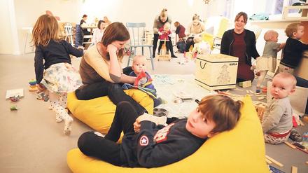 Gemütlich abhängen. Das Familiencafé „Mr &amp; Mrs Klitzeklein“ in Babelsberg wird bereits lebhaft angenommen. In Potsdam gibt es auch in der nass-kalten Jahreszeit viele Angebote und Anlaufstellen für Familien.