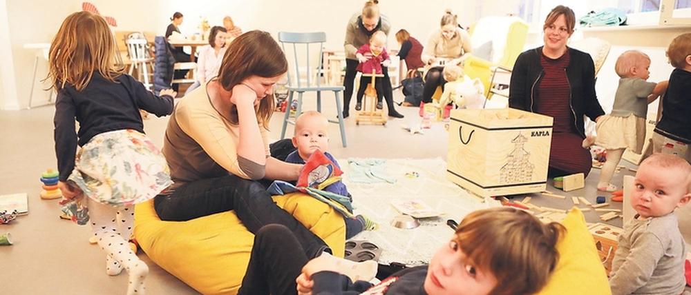 Gemütlich abhängen. Das Familiencafé „Mr &amp; Mrs Klitzeklein“ in Babelsberg wird bereits lebhaft angenommen. In Potsdam gibt es auch in der nass-kalten Jahreszeit viele Angebote und Anlaufstellen für Familien.