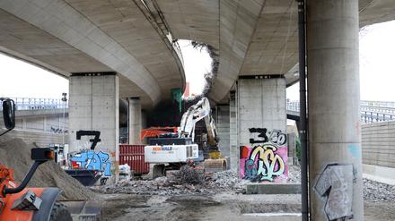 Die Hochstraßenbrücke in Babelsberg, hier eine Aufnahme aus dem Februar