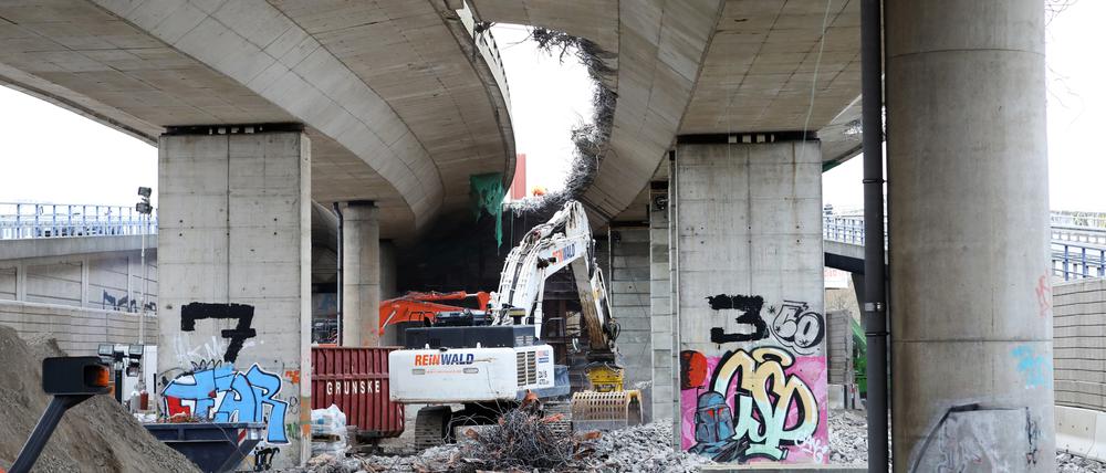 Die Hochstraßenbrücke in Babelsberg, hier eine Aufnahme aus dem Februar