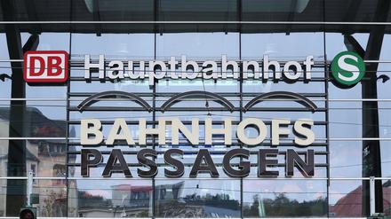 Der Eingang zu den Bahnhofspassagen in Potsdam.