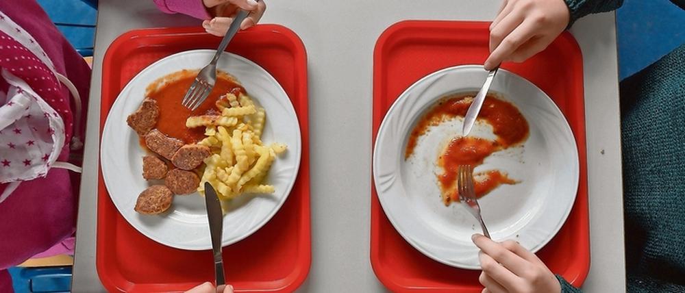 In Brandenburgs Kindertagesstätten und Schulen sollen mehr gesunde Lebensmittel aus regionaler Herstellung auf den Tisch. Das Anliegen des neu gegründeten Ernährungsrates Brandenburg steht sogar im Kenia-Koalitionsvertrag.