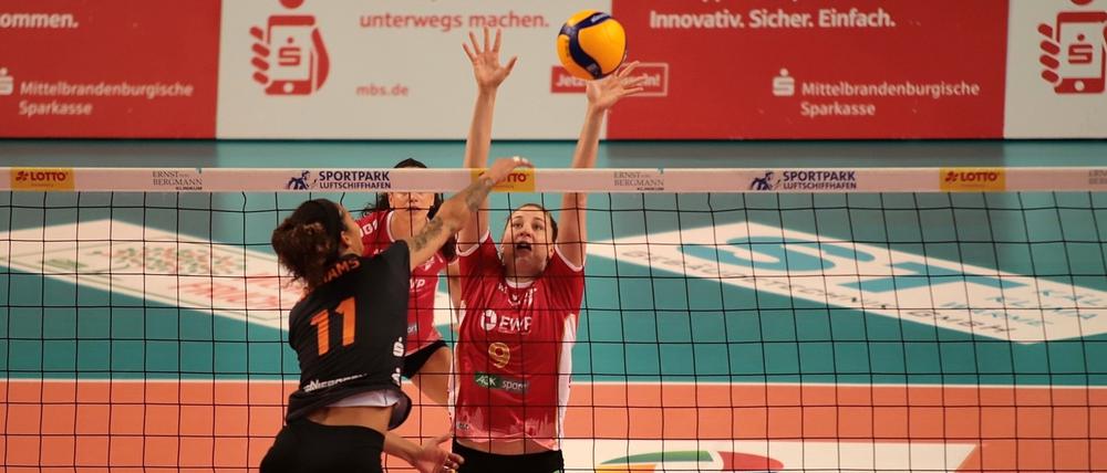 SCP-Mittelblockerin Lisa Gründing möchte das Stoppschild für den Dresdner SC setzen. 