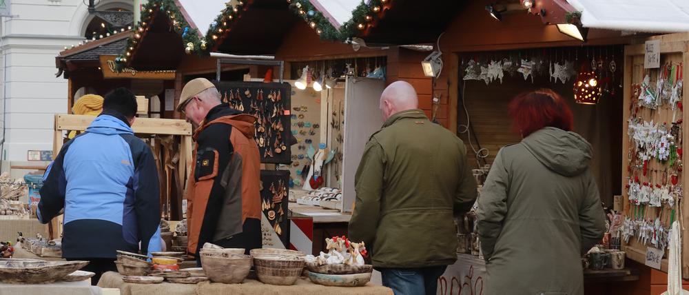 Der Potsdamer Weihnachtsmarkt zieht jährlich viele Besucher an, steht aber auch in der Kritik.